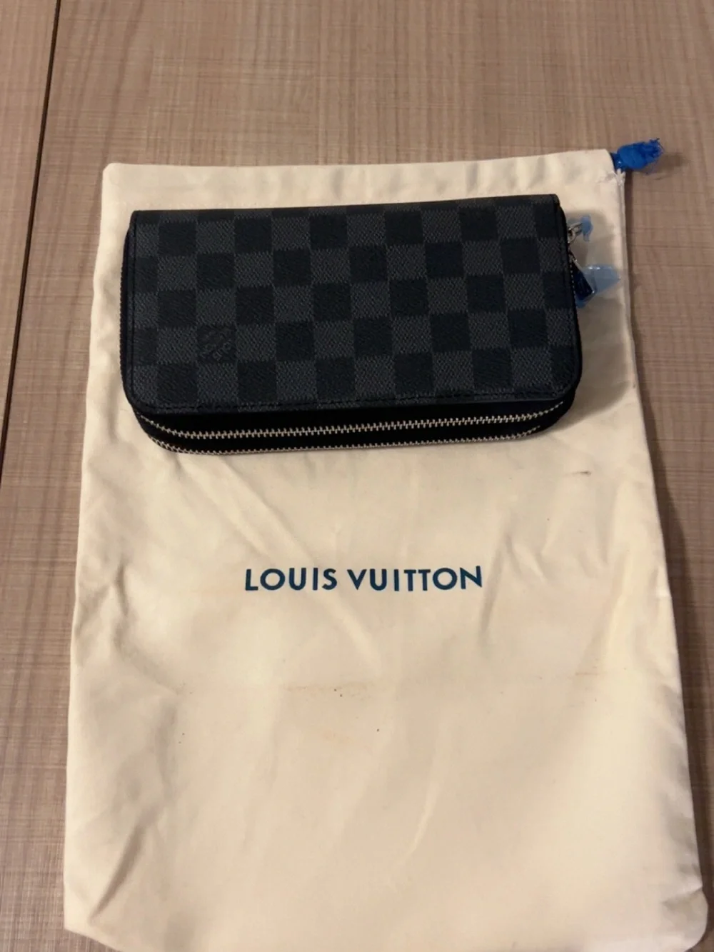 Louis Vuitton Damier Graphite Zip Wallet in Black and Gray